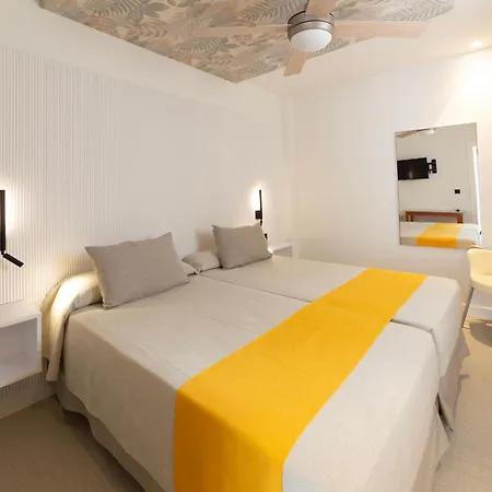 Oasis Plaza 3*