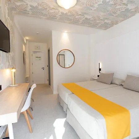 Oasis Plaza 3*