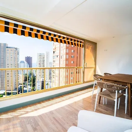 Stylish Seaview With Pool Access Benidorm