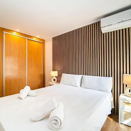Apartment Stylish Seaview With Pool Access