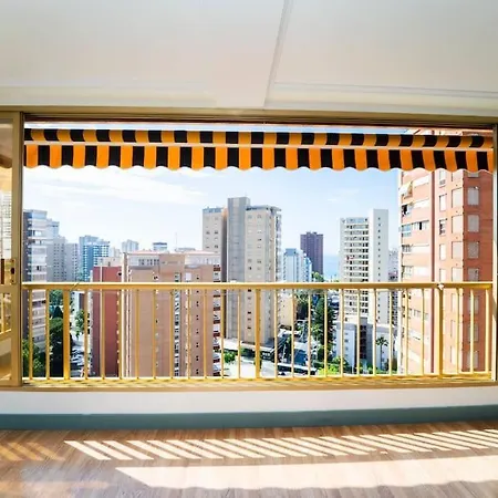 Apartment Stylish Seaview With Pool Access