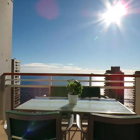 Apartment Con Jacuzzi, Sauna, Gimnasio Y Piscina Enfrente Del Mar Benidorm