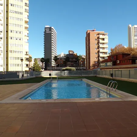 Con Jacuzzi, Sauna, Gimnasio Y Piscina Enfrente Del Mar