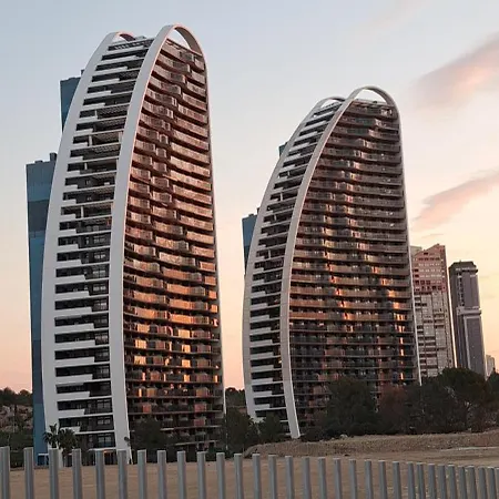 Romero Apartments-sunset Waves-benidorm Apartamento *