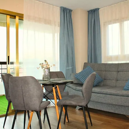 Acuarium Tower Levante * Бенидорм