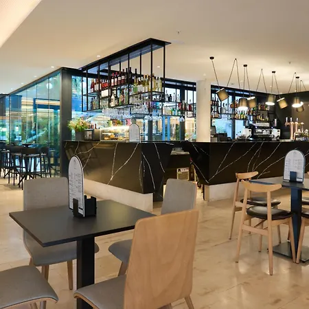 Bristol 4 Sup 酒店 貝尼多姆