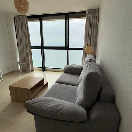 Apartamento Primera Línea De Playa, Benidorm. *