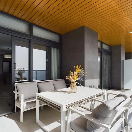 Sunset Waves Wood Apartment *
