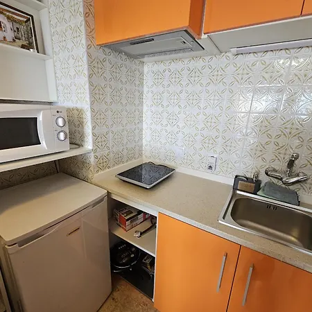 Cornelia If Apartment