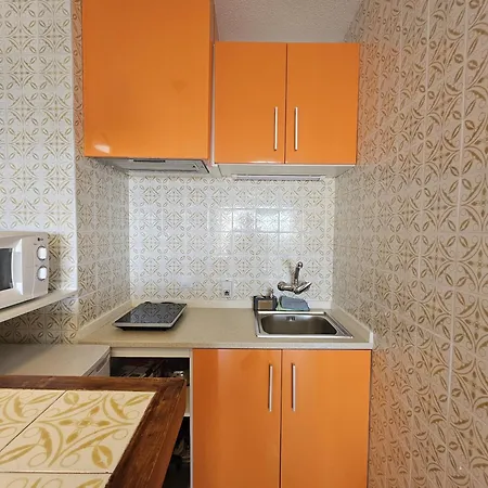 Cornelia If Apartment