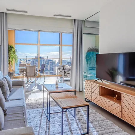 Intempo & By Leo Apartment