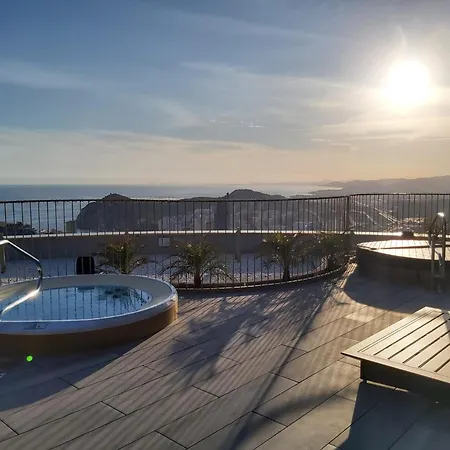 Intempo Luxury Ocean Views Resort *