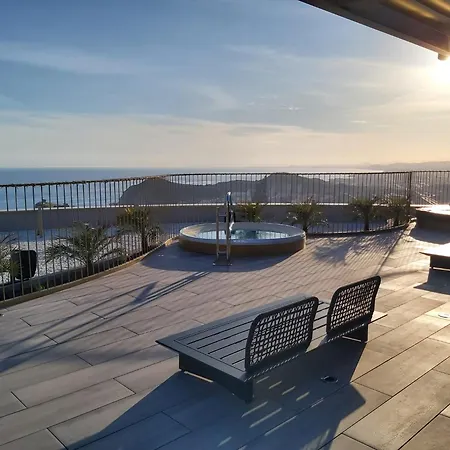 Intempo Luxury Ocean Views Resort Apartment *
