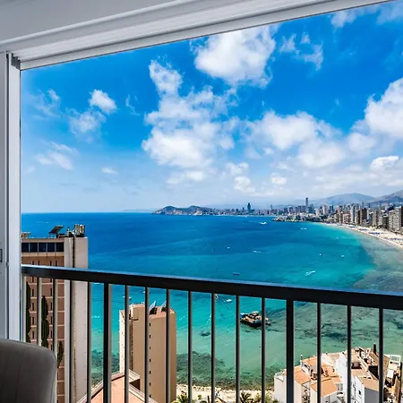 Halcon Deluxe 17-c Levante Apartment *