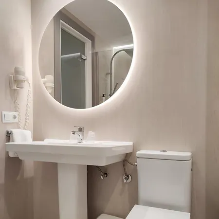 Oasis Plaza Hotel 3*