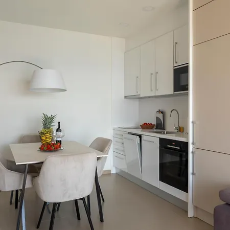 Apartment Intempo Sea View By Leo