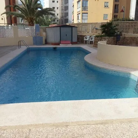 Con Piscina Y Garaje En