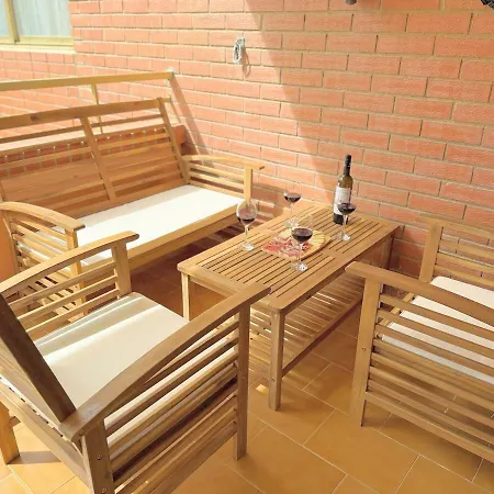 Con Piscina Y Garaje En Benidorm