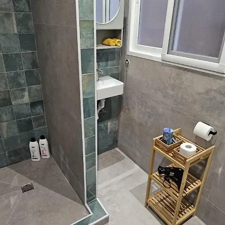 Jl A Apartment *