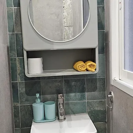 Jl A Apartment *