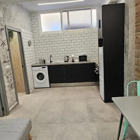 Jl A Apartment *