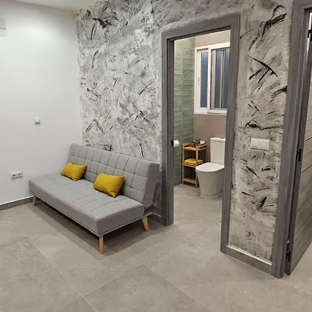 Jl A Apartment *