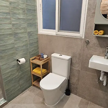 Jl A Apartment *