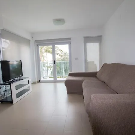 En Primera Linea De Playa De Poniente En Apartment