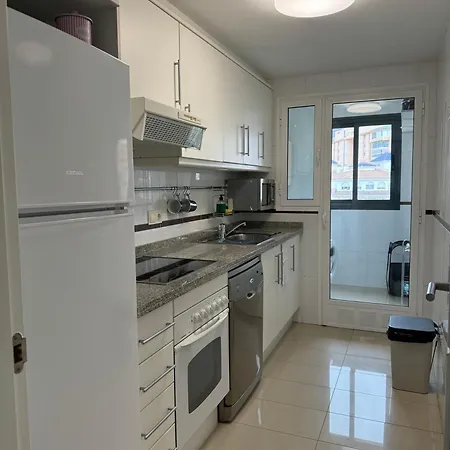 Apartment Dos Dormitorios, Con Vista Al Mar Y A Pocos Pasos De La Playa *
