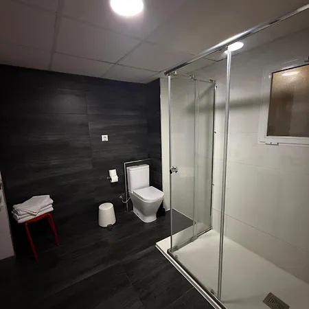 Hostal B And B Benidorm 게스트하우스 *