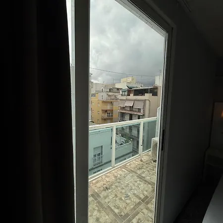 Hostal B And B Benidorm 게스트하우스