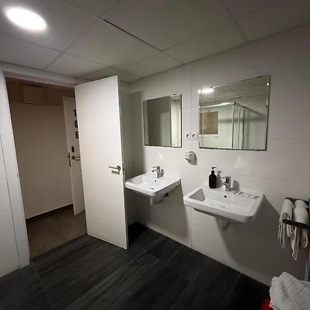 게스트하우스 Hostal B And B Benidorm