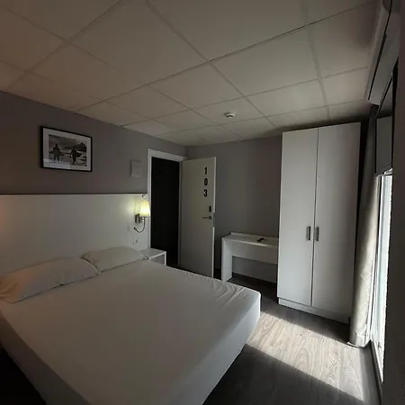 게스트하우스 Hostal B And B Benidorm *