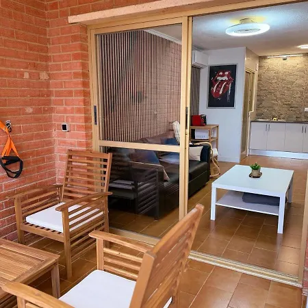 Con Piscina Y Garaje En 아파트