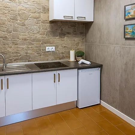 Con Piscina Y Garaje En 아파트