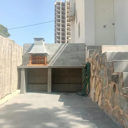 Casa Mya Con Terreno Privado Y Parking Compartido - A 800m De Playa Poniente 펜션