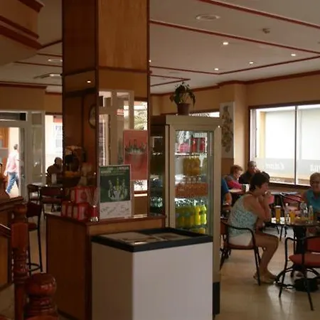 迈纳酒店