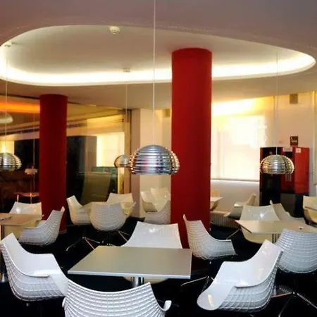 Hotel Oasis Plaza
