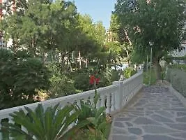 Playmon Park Apartment