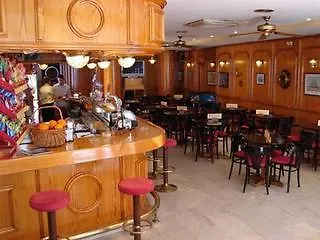 泰勒马尔酒店