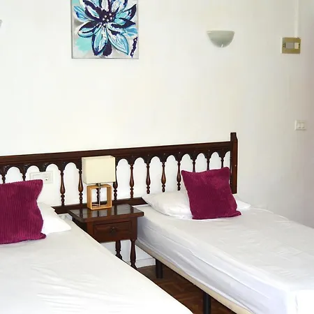 Bermuda Apartment *
