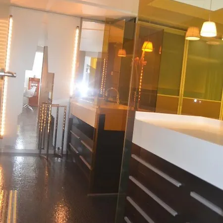 Lujo Glasor Apartment *