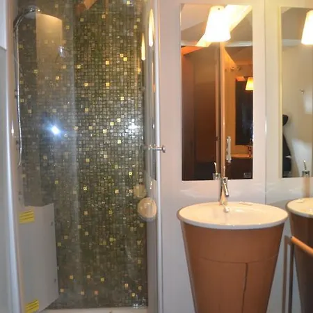 Lujo Glasor Apartment