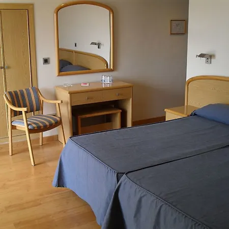 Tanit Hotel 3*