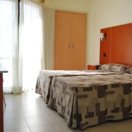 Oasis Plaza 3*