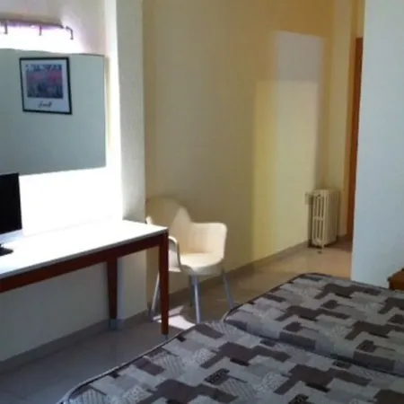 Oasis Plaza 3*