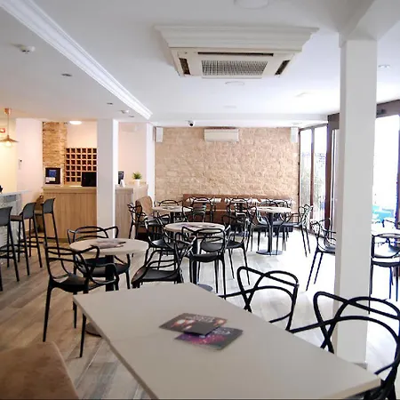 Hotel Queens - Adults Only Hotel
