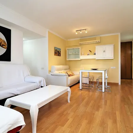 Apartment Torre Benidorm 8-1 *