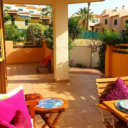 Deluxe Garden Flat Near Terra-mitica