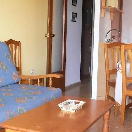 Apts. Mariscal Iv-V 5*